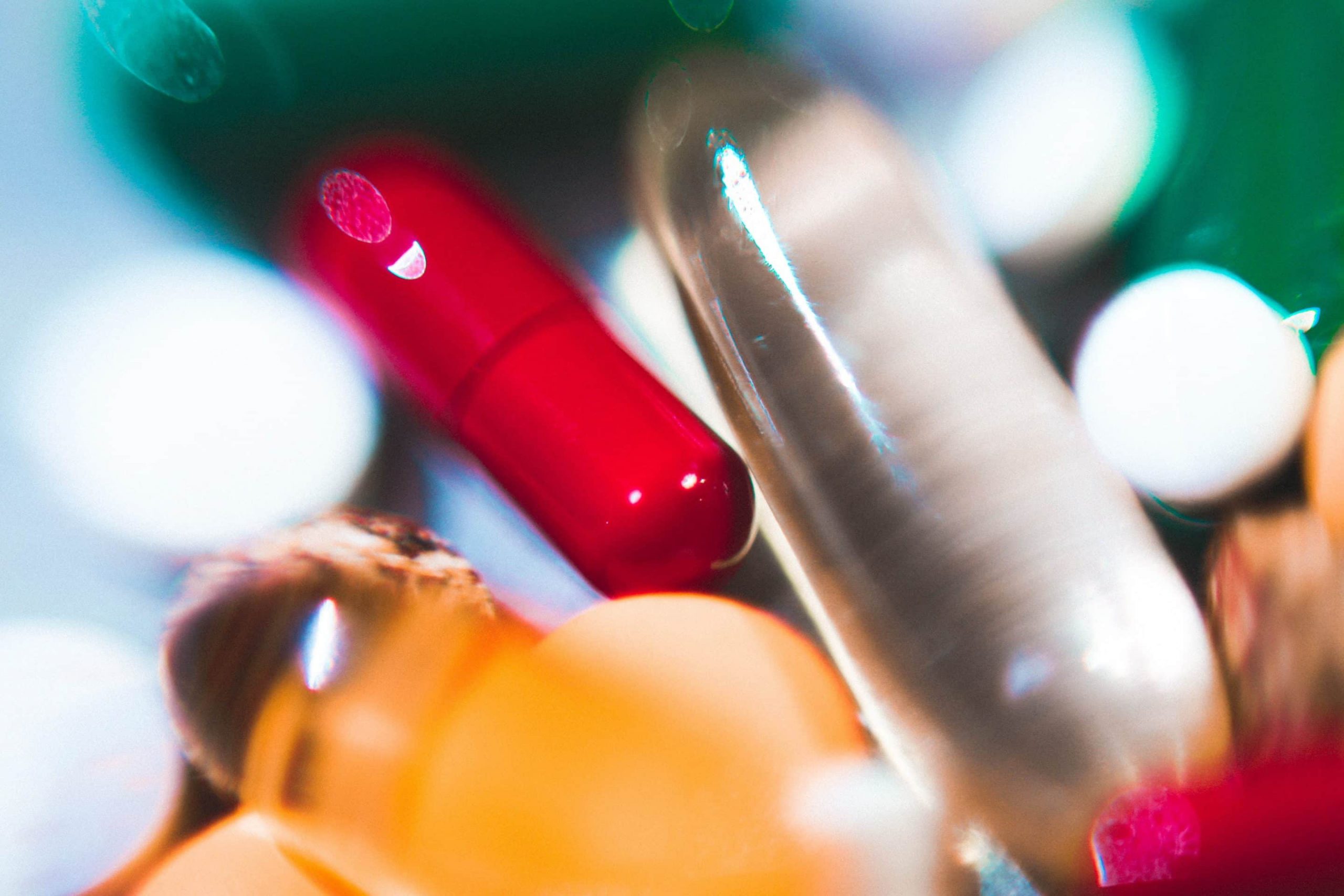 Antibiotiques, probiotiques, prébiotiques, quelles différence ?